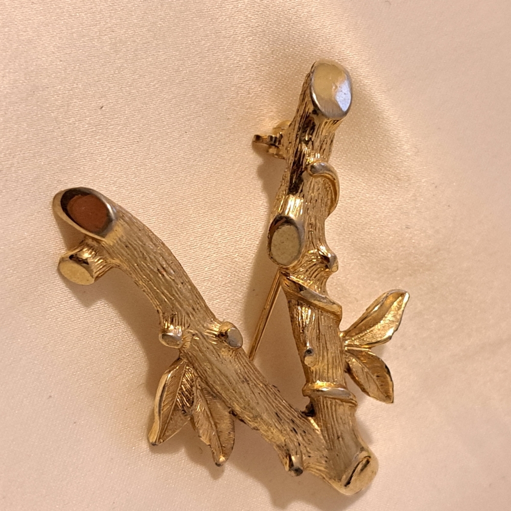 Vintage Initial Pin 9/28